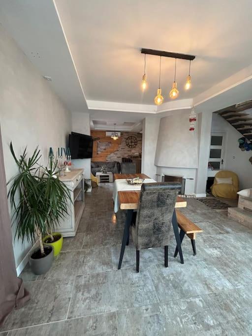 Comme A La Maison Нарбон Екстериор снимка