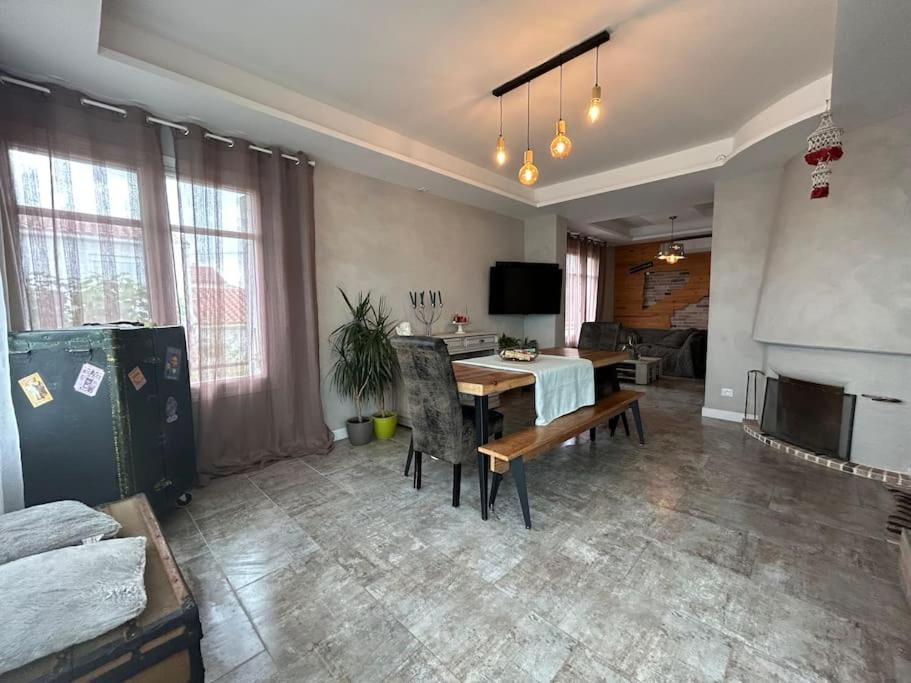 Comme A La Maison Нарбон Екстериор снимка
